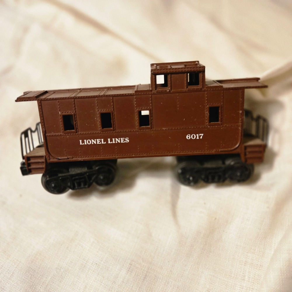 VTG Lionel Postwar O27 Brown Caboose 6017 Toy Train Rolling Stock Model Railroad